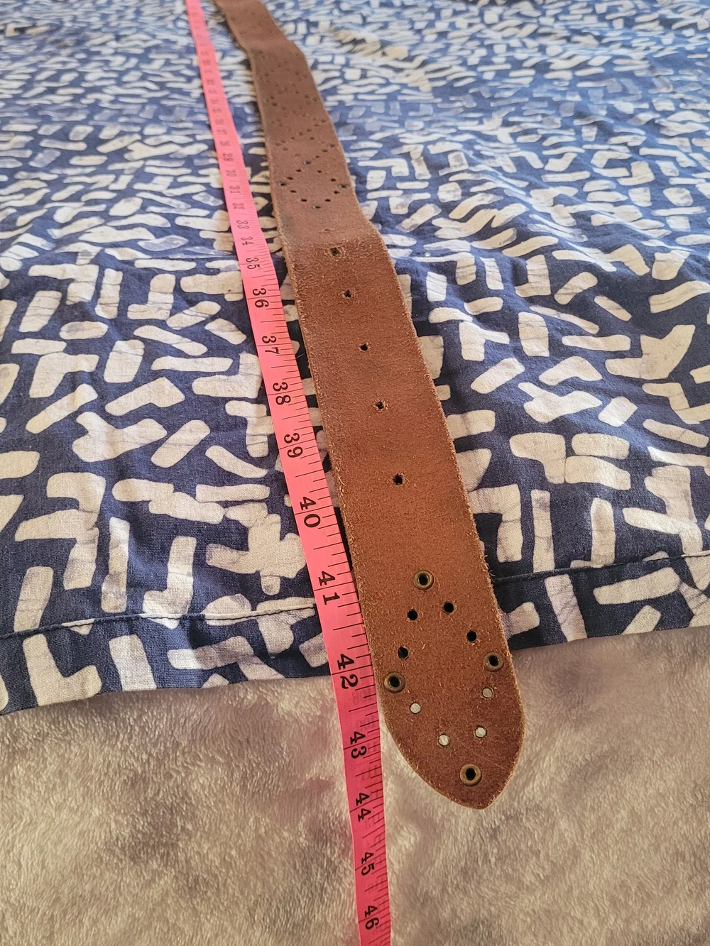 NWOT Frye White and Brown Textured Leather Women's Belt with Brass Accents